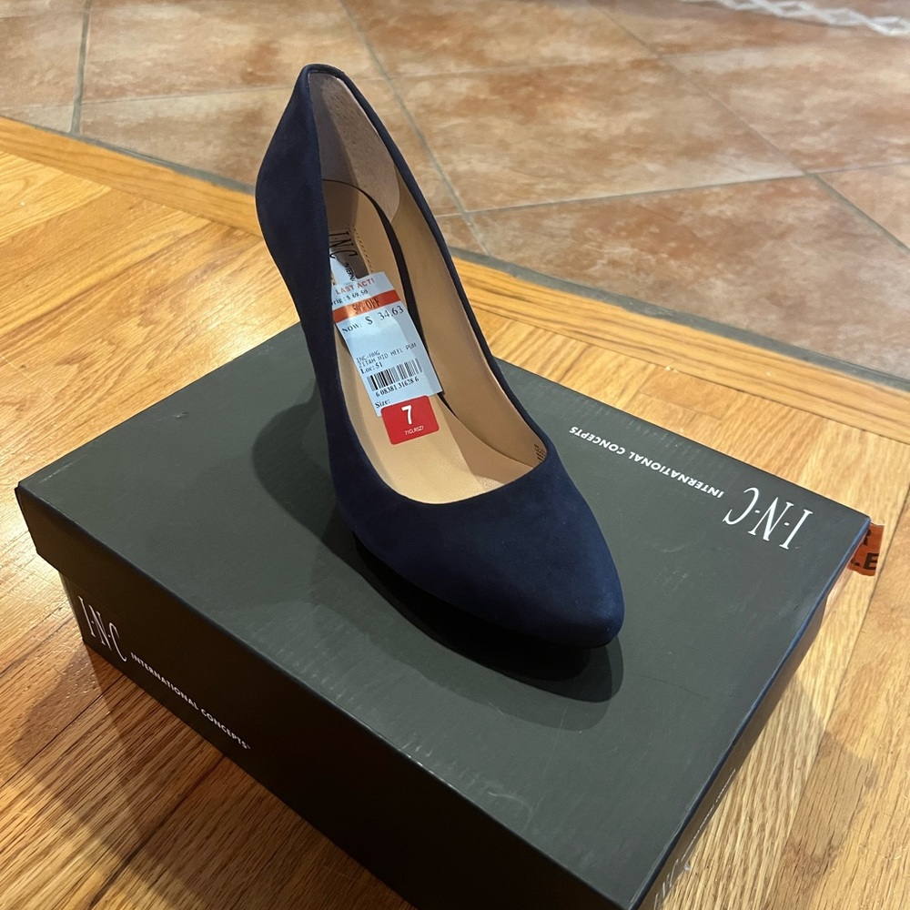 NWT - INC International Concepts Women's Dark Blue Heels